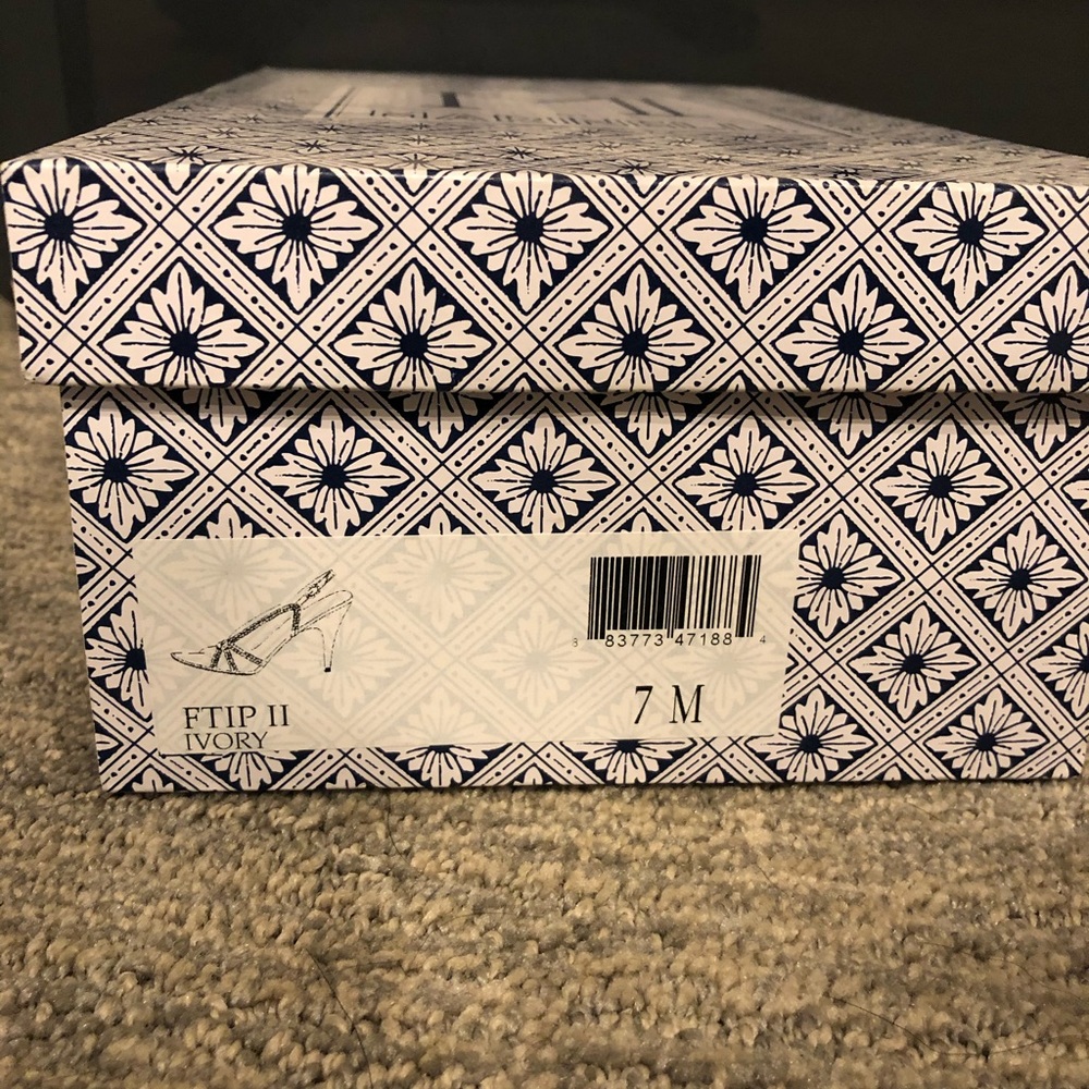 Heels - Picture 4 of 4